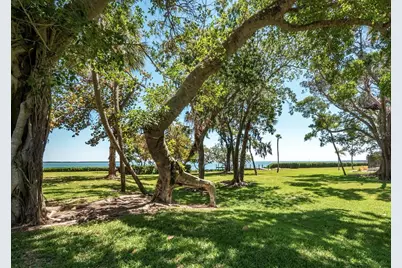 5260 Gulf Of Mexico Drive #413, Longboat Key, FL 34228 - Photo 26