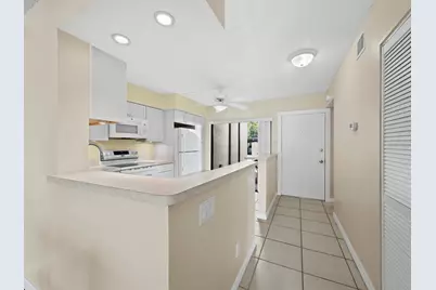 5260 Gulf Of Mexico Drive #413, Longboat Key, FL 34228 - Photo 6
