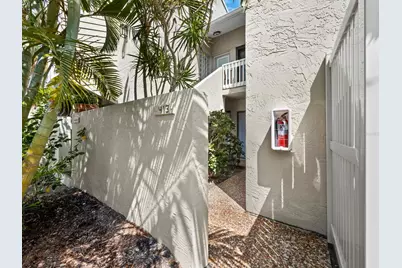 5260 Gulf Of Mexico Drive #413, Longboat Key, FL 34228 - Photo 4
