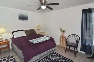 1527 Stewart Dr, Sarasota, FL 34232 - Photo 4