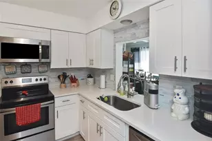 1527 Stewart Dr, Sarasota, FL 34232 - Photo 24