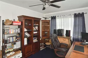 1527 Stewart Dr, Sarasota, FL 34232 - Photo 34