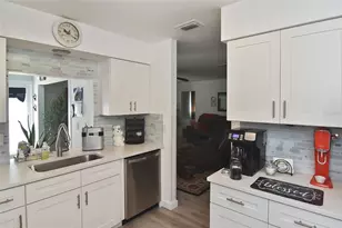 1527 Stewart Dr, Sarasota, FL 34232 - Photo 26