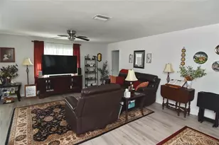 1527 Stewart Dr, Sarasota, FL 34232 - Photo 20
