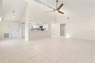 8232 Country Oaks Ct, Sarasota, FL 34243 - Photo 20