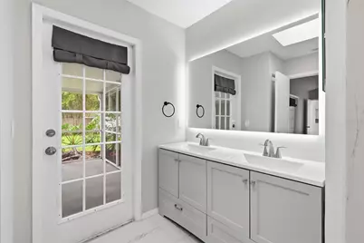 8232 Country Oaks Court, Sarasota, FL 34243 - Photo 32