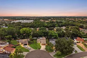 8232 Country Oaks Ct, Sarasota, FL 34243 - Photo 4
