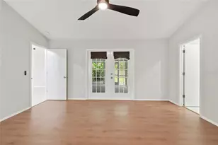 8232 Country Oaks Ct, Sarasota, FL 34243 - Photo 30