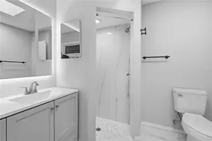 8232 Country Oaks Ct, Sarasota, FL 34243 - Photo 34