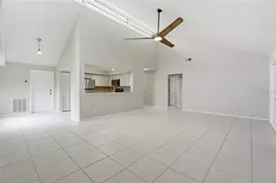 8232 Country Oaks Ct, Sarasota, FL 34243 - Photo 20
