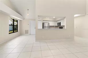 8232 Country Oaks Ct, Sarasota, FL 34243 - Photo 22