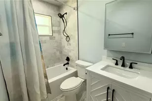 2475 W Paulstan Ct, Sarasota, FL 34237 - Photo 12