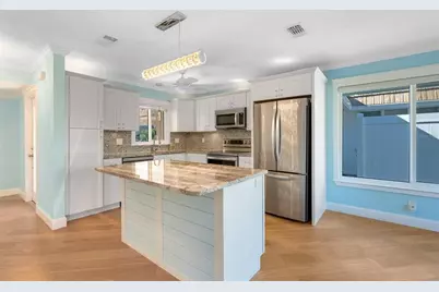2305 Riverbluff Parkway #V256, Sarasota, FL 34231 - Photo 8