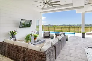 1905 4th St E, Palmetto, FL 34221 - Photo 4