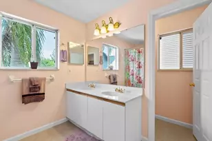 3910 77th Pl E, Sarasota, FL 34243 - Photo 24