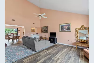 3910 77th Place E, Sarasota, FL 34243 - Photo 4