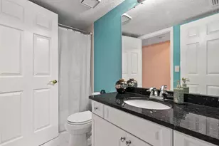 3910 77th Pl E, Sarasota, FL 34243 - Photo 30