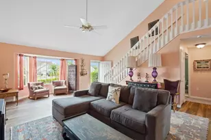 3910 77th Pl E, Sarasota, FL 34243 - Photo 8