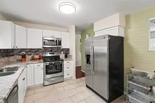 3625 61st St N, Saint Petersburg, FL 33710 - Photo 2