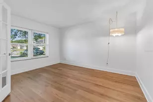 16205 Sawgrass Cir, Tampa, FL 33624 - Photo 10