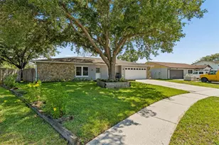 16205 Sawgrass Cir, Tampa, FL 33624 - Photo 2