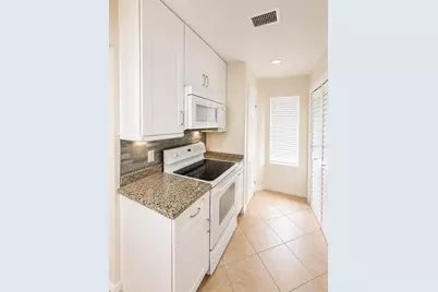 5322 11th Street Circle E #5322, Bradenton, FL 34203 - Photo 4