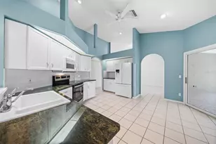 555 Park Estates Square, Venice, FL 34293 - Photo 10