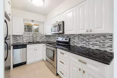 2155 Wood Street #A14, Sarasota, FL 34237 - Photo 4