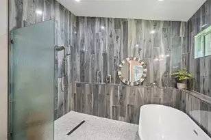 404 Cardiff Rd, Venice, FL 34293 - Photo 18
