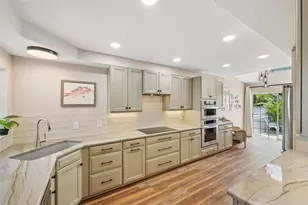 404 Cardiff Rd, Venice, FL 34293 - Photo 4
