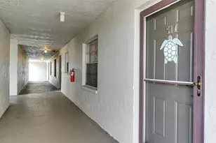 3276 Lake Bayshore Dr N, Bradenton, FL 34205 - Photo 2
