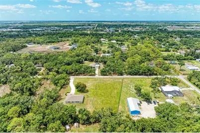 6304 18th Avenue E, Bradenton, FL 34208 - Photo 2
