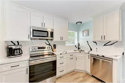 204 Bay Drive N, Bradenton Beach, FL 34217 - Photo 14