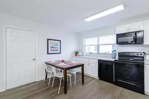 1297 13th St, Sarasota, FL 34236 - Photo 8
