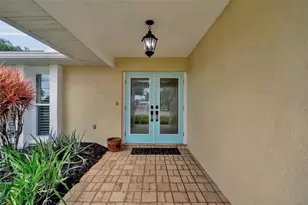 732 S Gondola Dr, Venice, FL 34293 - Photo 4