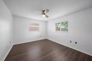 2619 Robinson Ave, Sarasota, FL 34232 - Photo 18