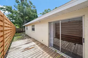 2619 Robinson Ave, Sarasota, FL 34232 - Photo 4