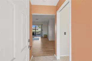 404 Oxford Dr, Nokomis, FL 34275 - Photo 2