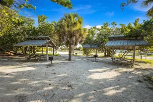 404 Oxford Dr, Nokomis, FL 34275 - Photo 36