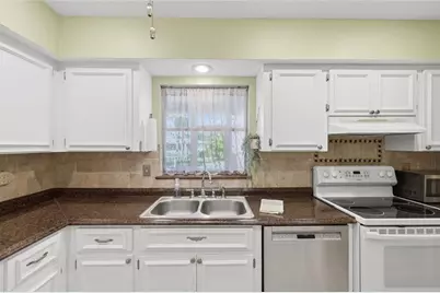 404 Oxford Drive #404, Nokomis, FL 34275 - Photo 8