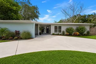 138 Holly Ave, Sarasota, FL 34243 - Photo 1