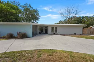 138 Holly Ave, Sarasota, FL 34243 - Photo 1