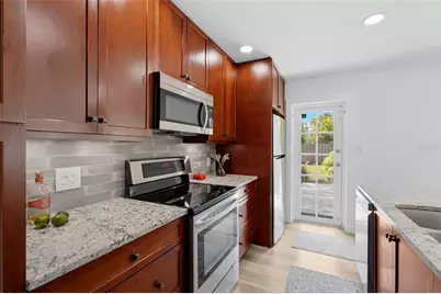 138 Holly Avenue, Sarasota, FL 34243 - Photo 14