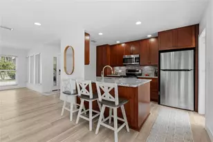 138 Holly Ave, Sarasota, FL 34243 - Photo 8