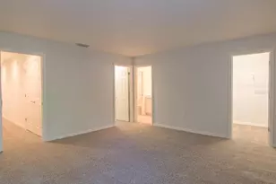 1097 Grantham Dr, Sarasota, FL 34234 - Photo 6