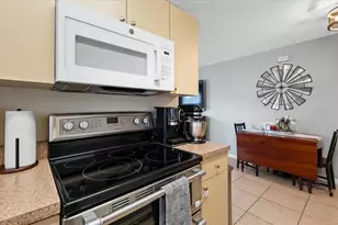 4050 Rockefeller Ave, Sarasota, FL 34231 - Photo 12