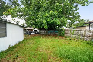 509 Domino Dr N, Ruskin, FL 33570 - Photo 12