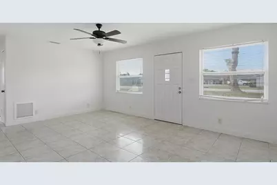 1015 60th Avenue Terrace W, Bradenton, FL 34207 - Photo 6