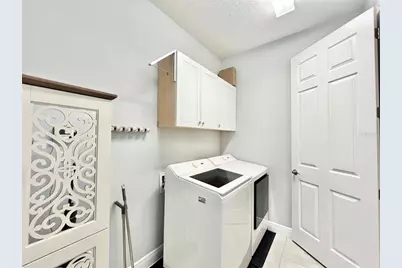 2946 Trustee Avenue, Sarasota, FL 34243 - Photo 12