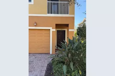 5467 Soapstone Place #203, Sarasota, FL 34233 - Photo 2